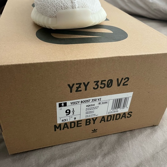 adidas gazelle silver green womens ADIDAS YEEZY BOOST 350. White textured sneakers. Size 38 – Hibuy market